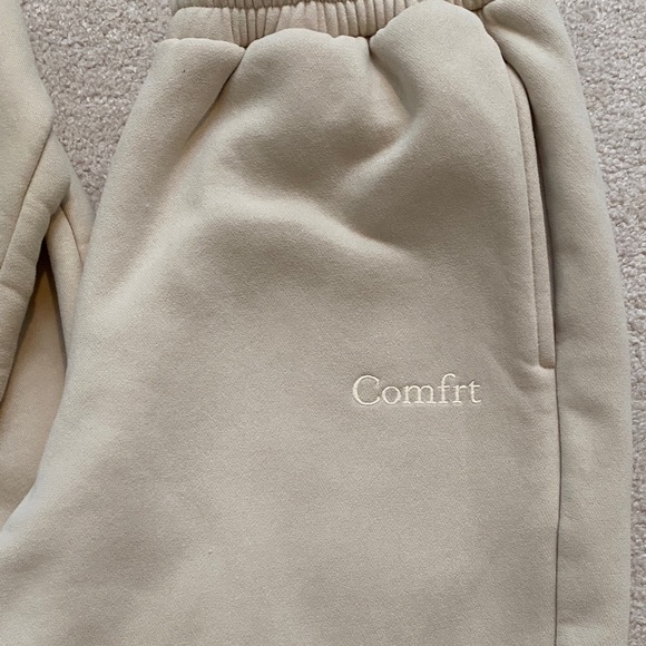 Comfrt Beige Hoodie and Sweatpants Set - Unisex - Picture 6 of 16